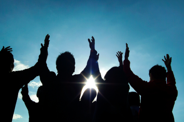 Pe. Dr. Jose Eduardo de Oliveira e Silva mostra como viver a fé nas pequenas coisas revela a alegria do Evangelho.