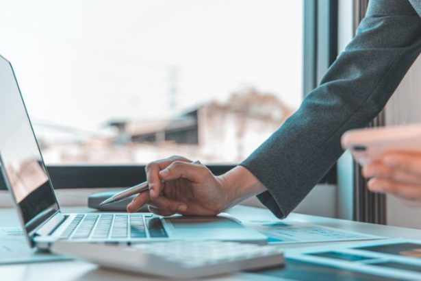 Inteligência artificial e automação impulsionam pequenos negócios em 2026: como empreendedores podem aproveitar a nova onda tecnológica